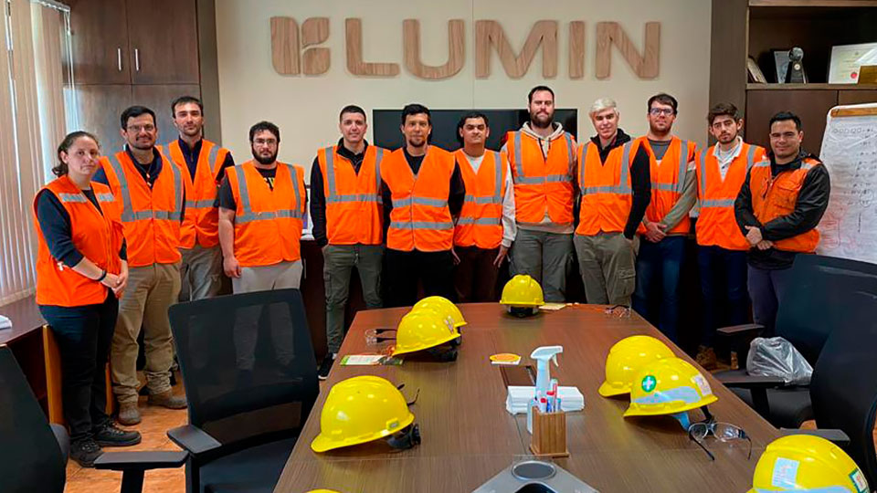 Estudiantes del Instituto de Alta Especialización de Melo visitan planta de LUMIN en Tacuarembó